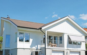 Amazing Home In Västra Frölunda With Kitchen, Göteborg